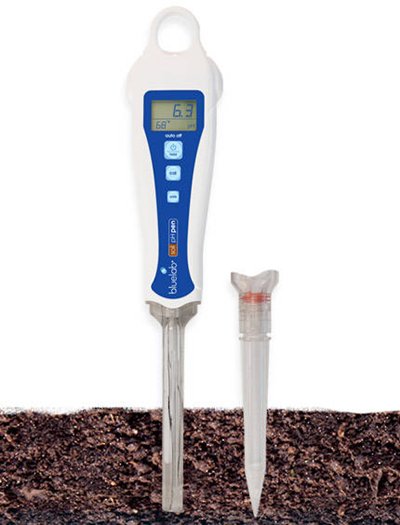 Soil-pH-Pen-measuring-soil-2.jpg